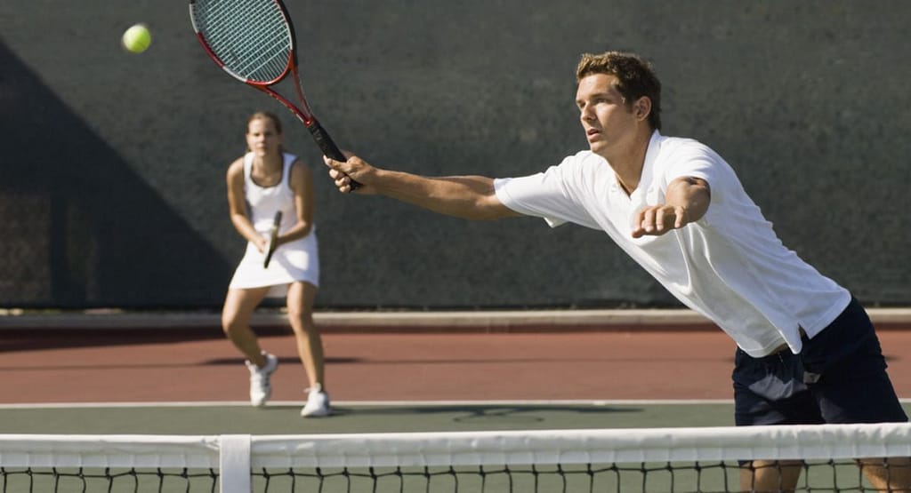 Illustration showing the typical duration of a tennis game, highlighting factors that affect match length such as sets, points, and player performance.