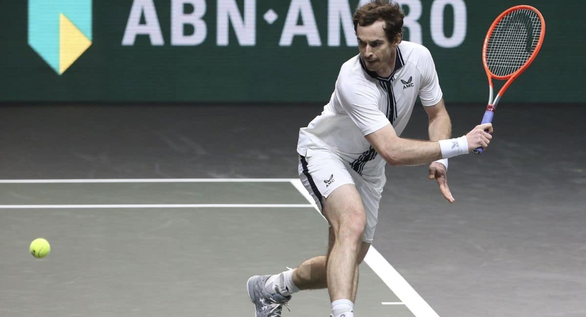 Illustration showing the typical duration of a tennis game, highlighting factors that affect match length such as sets, points, and player performance.